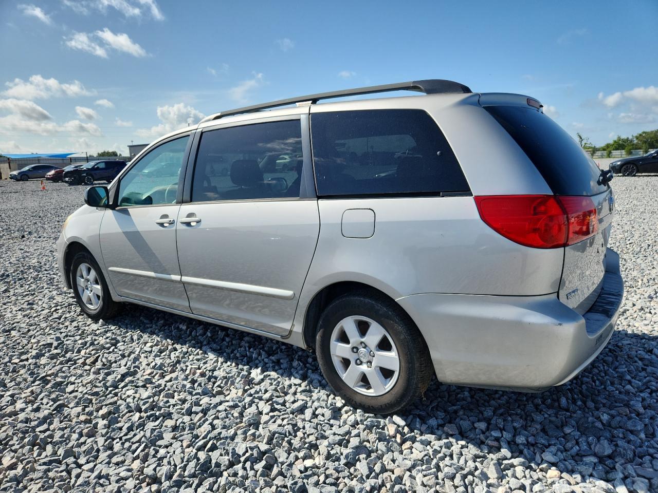 2007 Toyota Sienna Ce - Фото 2