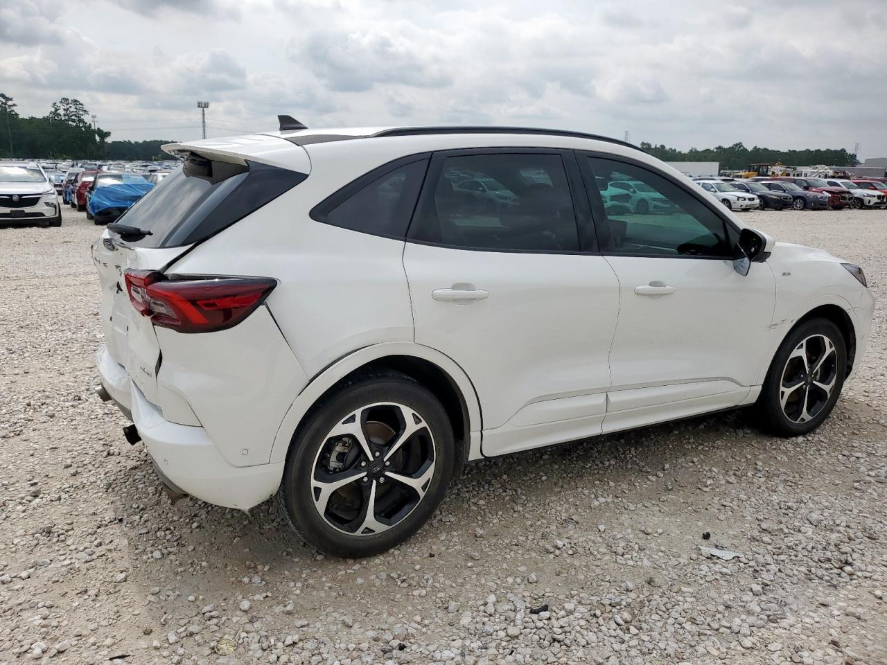 2023 Ford Escape St Line Elite - Фото 3