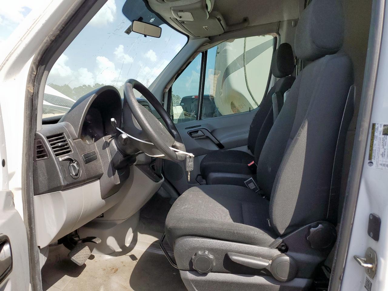 2019 Mercedes-Benz Sprinter 2500 - Image 7