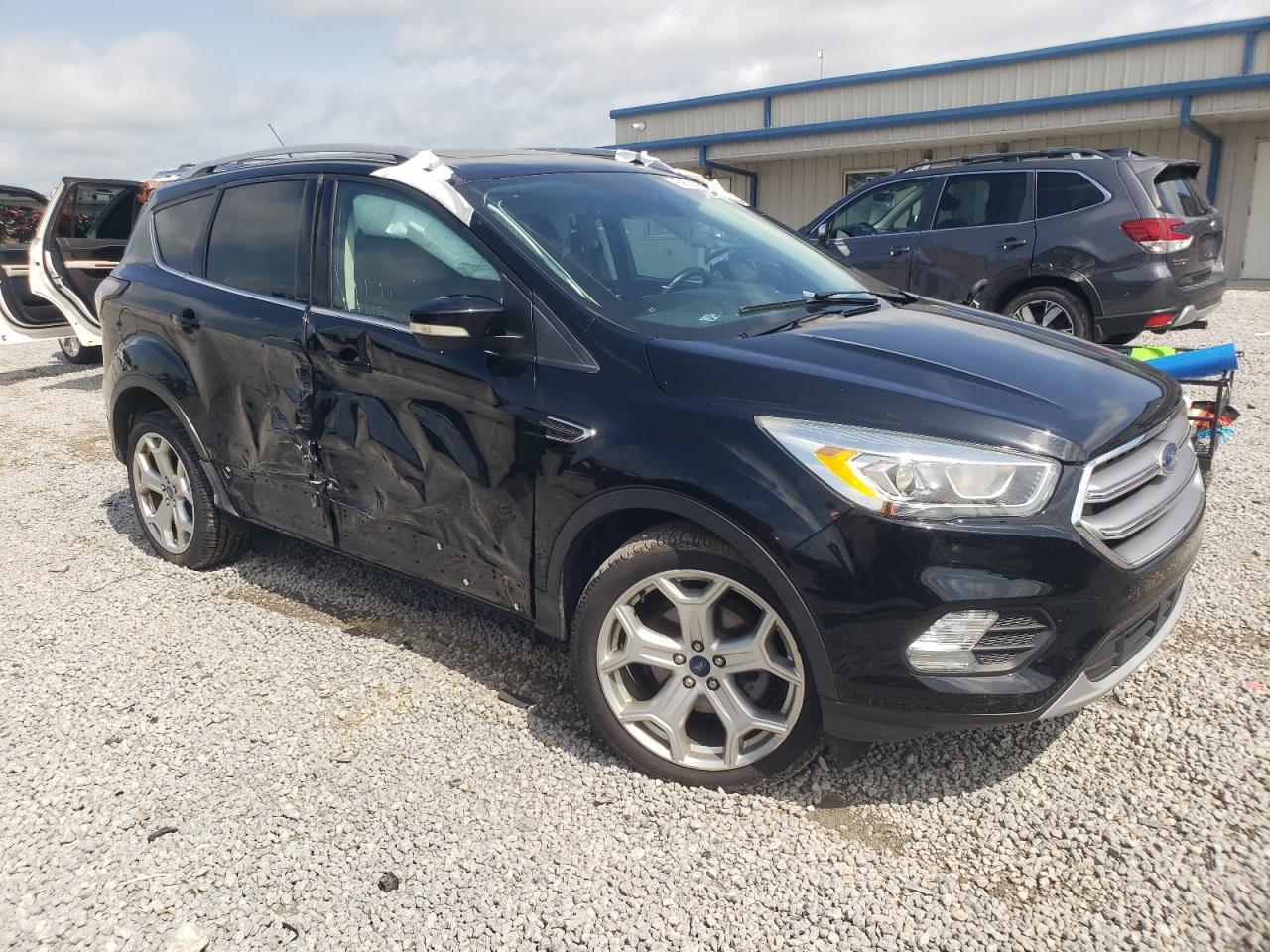 2017 Ford Escape Titanium - Image 4