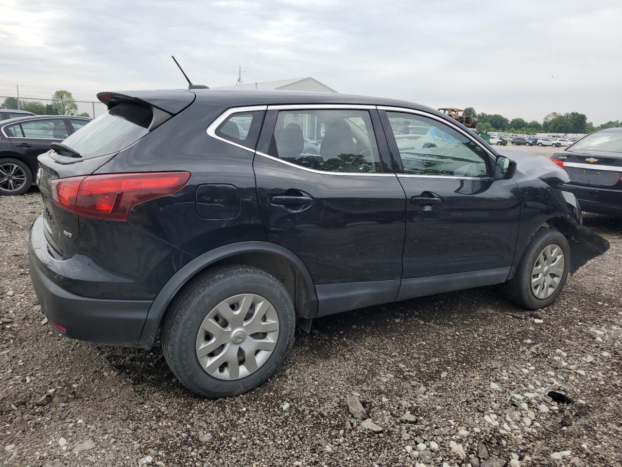 2019 Nissan Rogue Sport S - Image 3