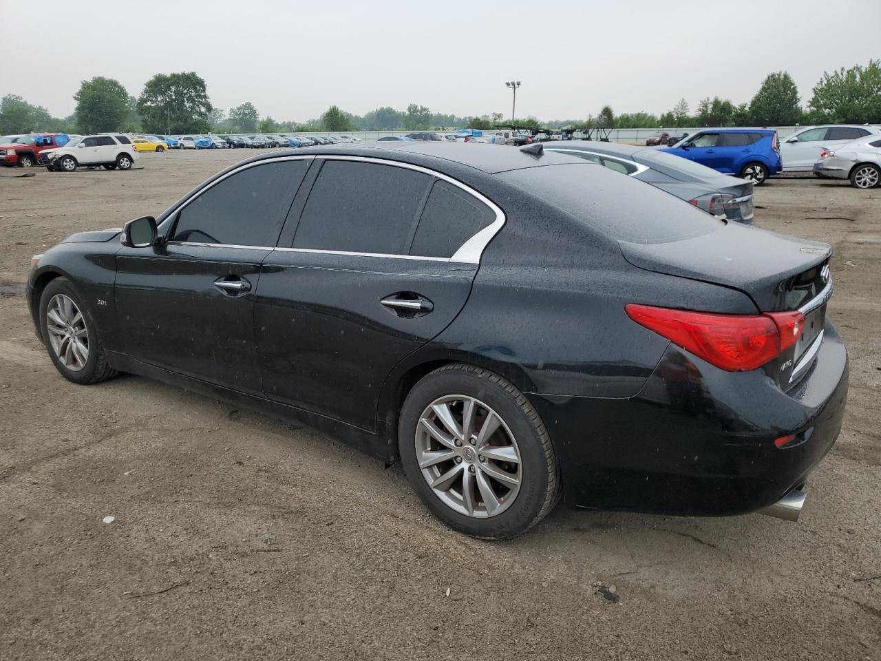 2016 Infiniti Q50 Premium - Image 2