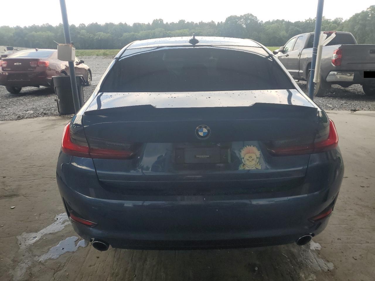 2022 BMW 330Xi - Фото 6