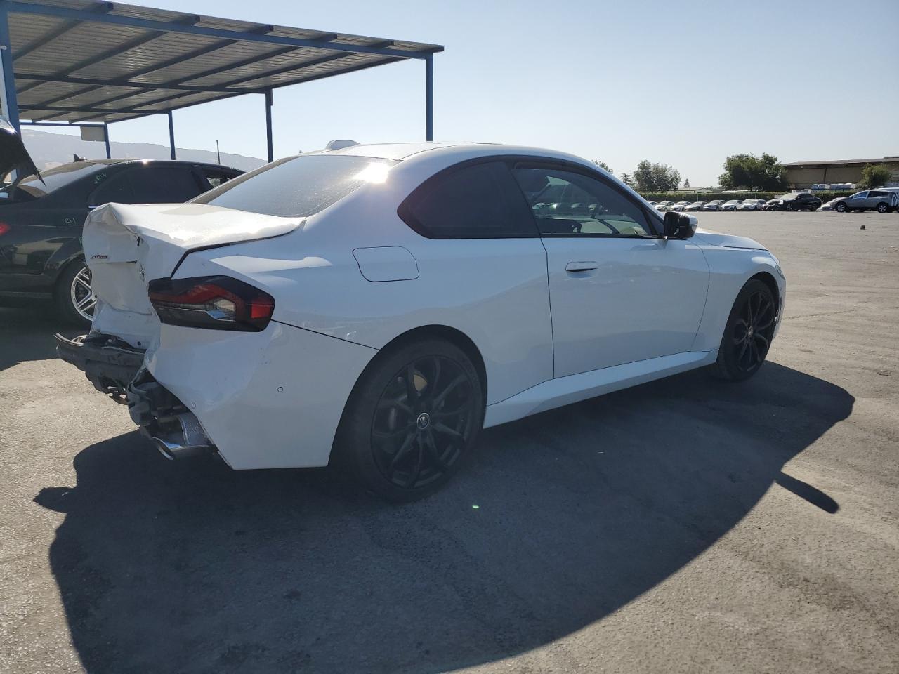 2023 BMW 230Xi - Фото 3