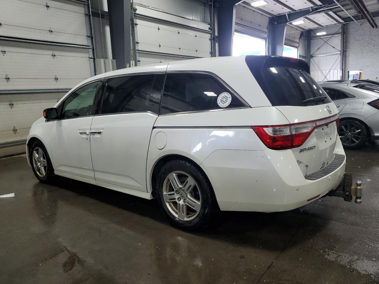 2012 Honda Odyssey Touring - Фото 2