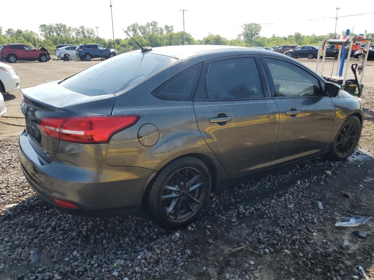 2016 Ford Focus Se - Фото 3