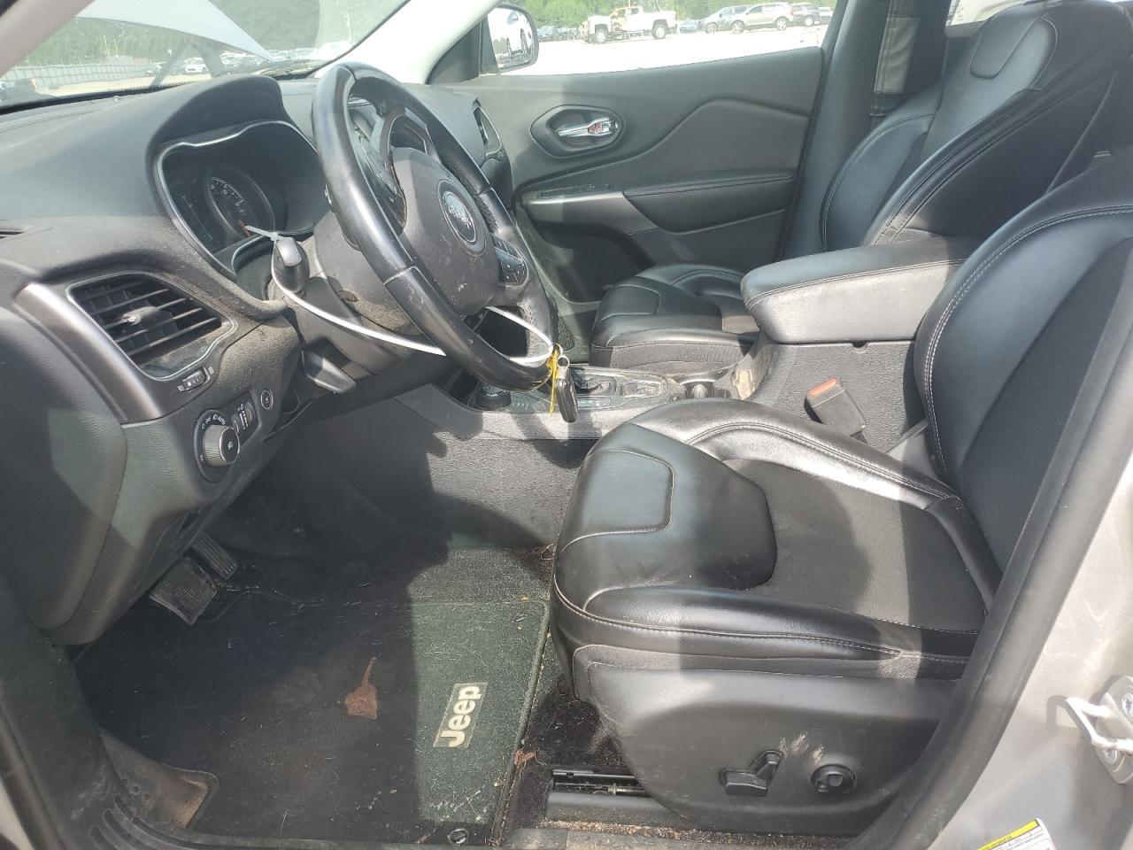 2019 Jeep Cherokee Latitude Plus - Image 7