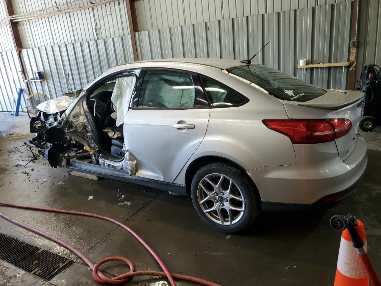 2015 Ford Focus Se - Image 2