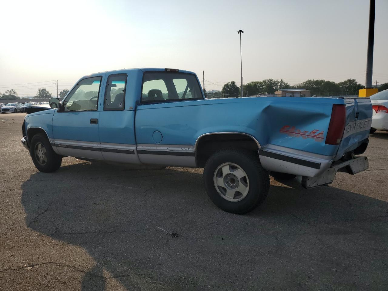 1994 Chevrolet Gmt-400 K1500 - Image 2