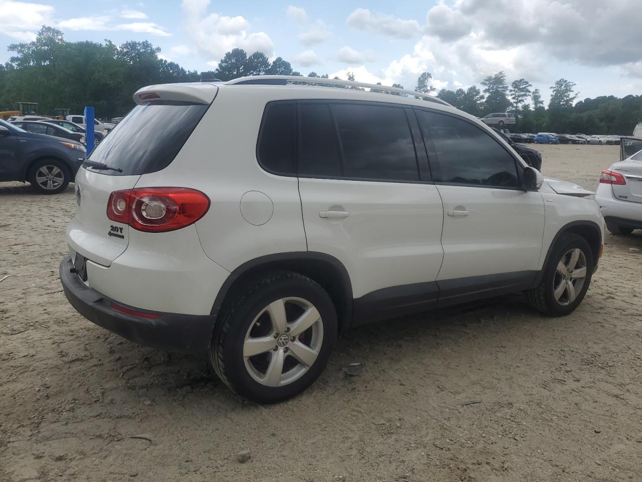 2010 Volkswagen Tiguan Se - Фото 3