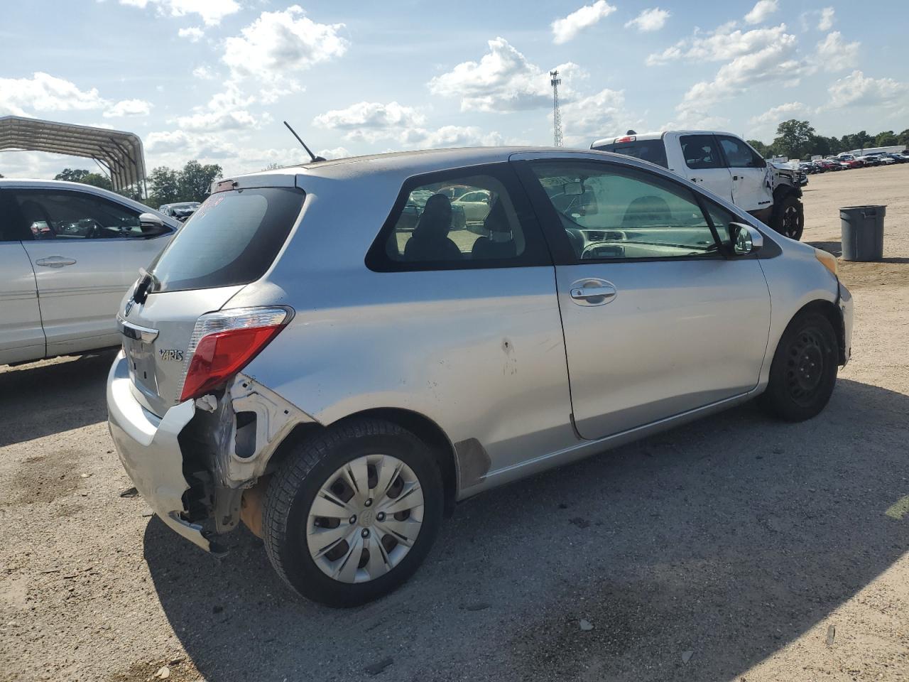2012 Toyota Yaris - Image 3