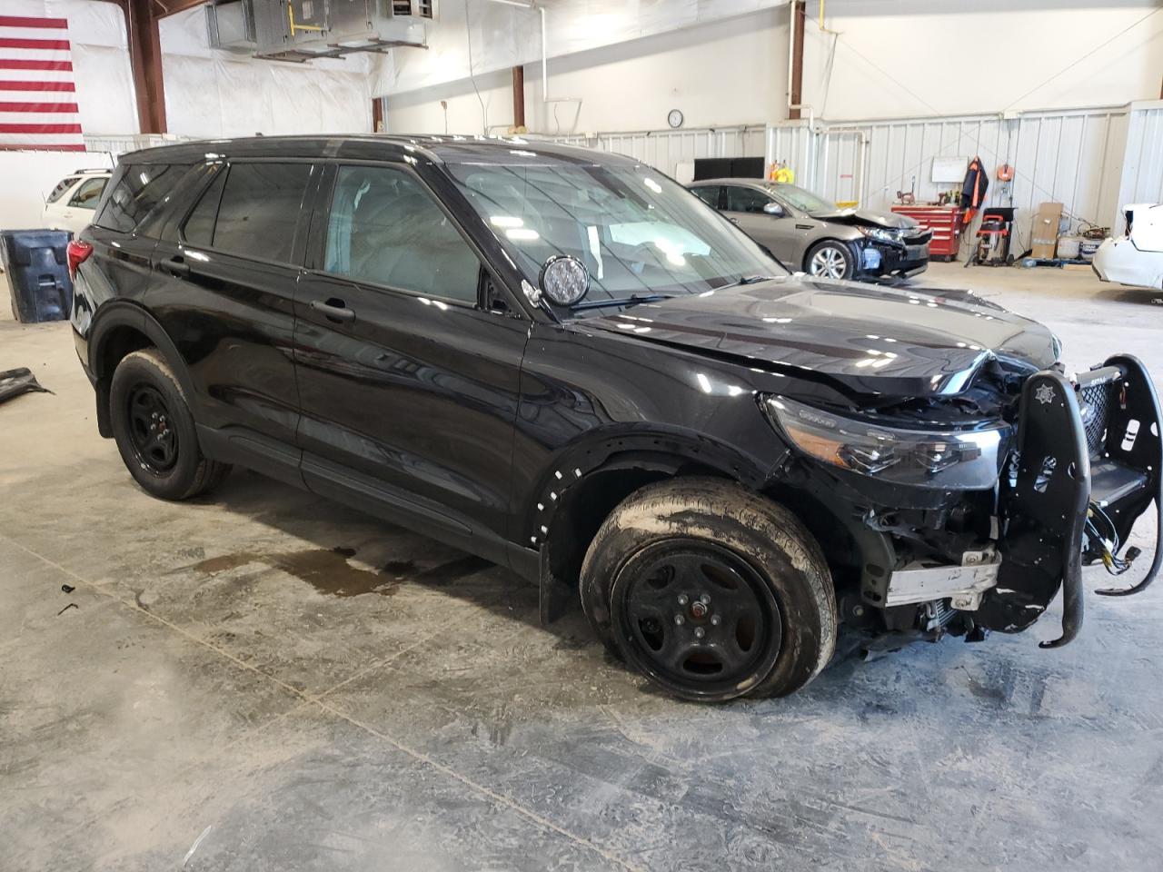 2023 Ford Explorer Police Interceptor - Image 4