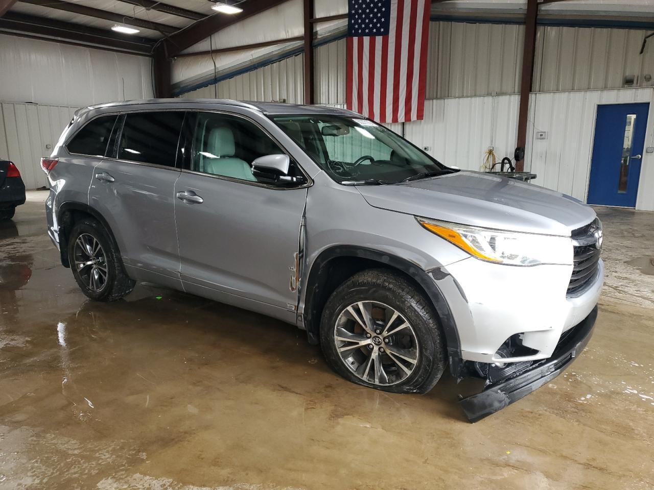 2016 Toyota Highlander Xle - Image 4