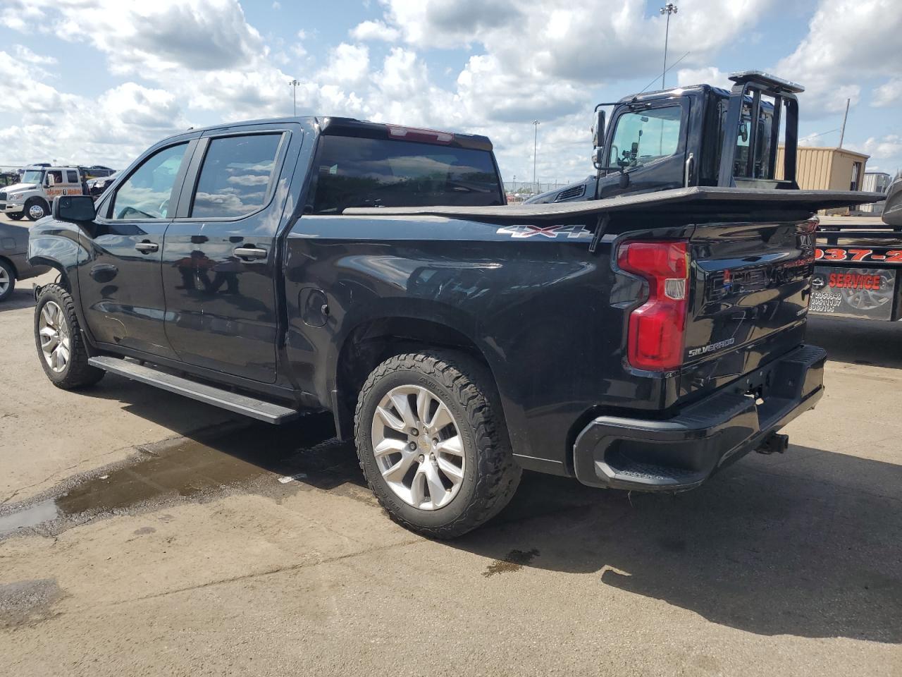 2020 Chevrolet 1500 - Image 2