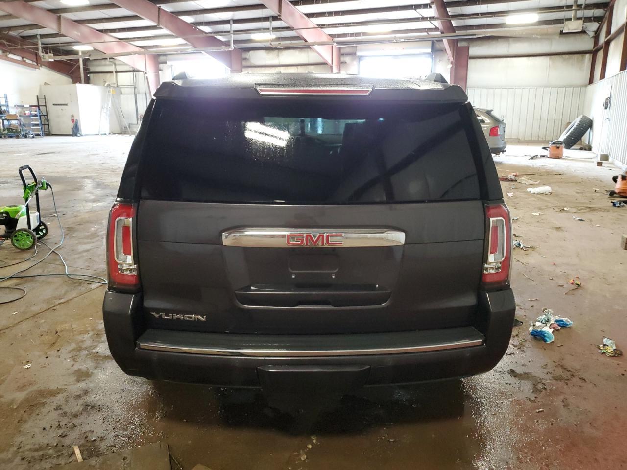 2015 GMC Yukon Denali - Image 6
