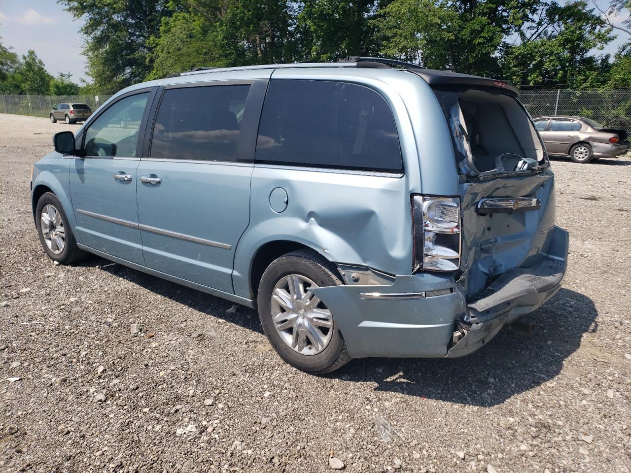 2009 Chrysler Town & Country Limited - Фото 2