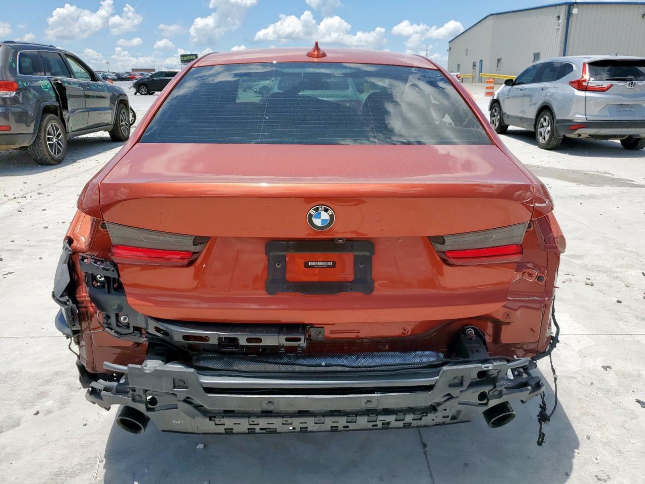 2021 BMW 330I - Фото 6