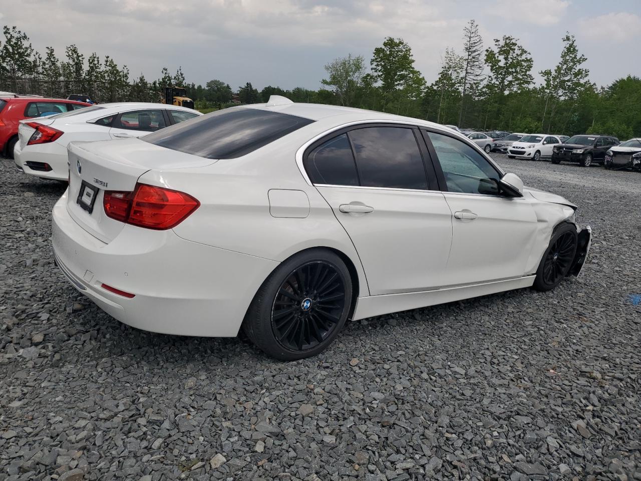 2015 BMW 328 Xi - Фото 3