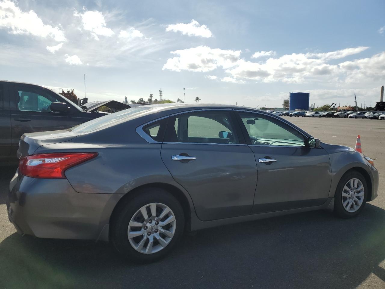 2017 Nissan Altima 2.5 - Image 3