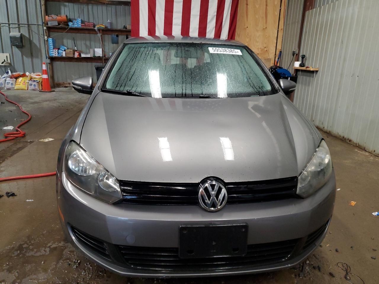 2010 Volkswagen Golf - Image 5