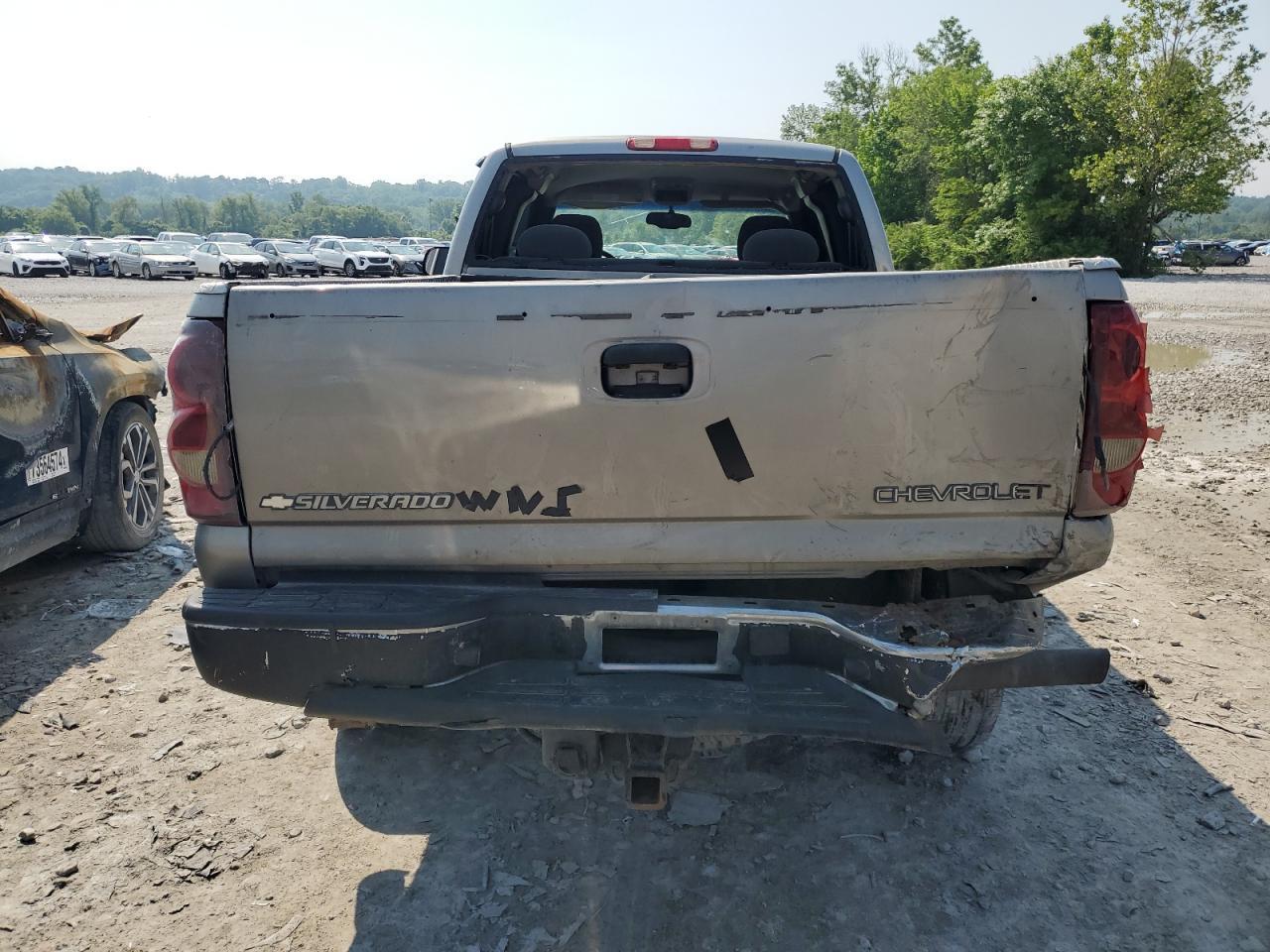 2003 Chevrolet Silverado C2500 Heavy Duty - Image 6