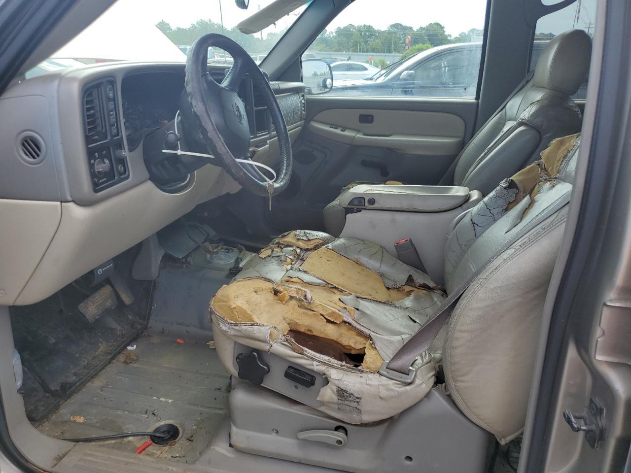 2002 Chevrolet Suburban - Image 7