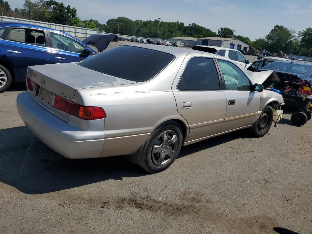 2001 Toyota Camry Ce - Фото 3
