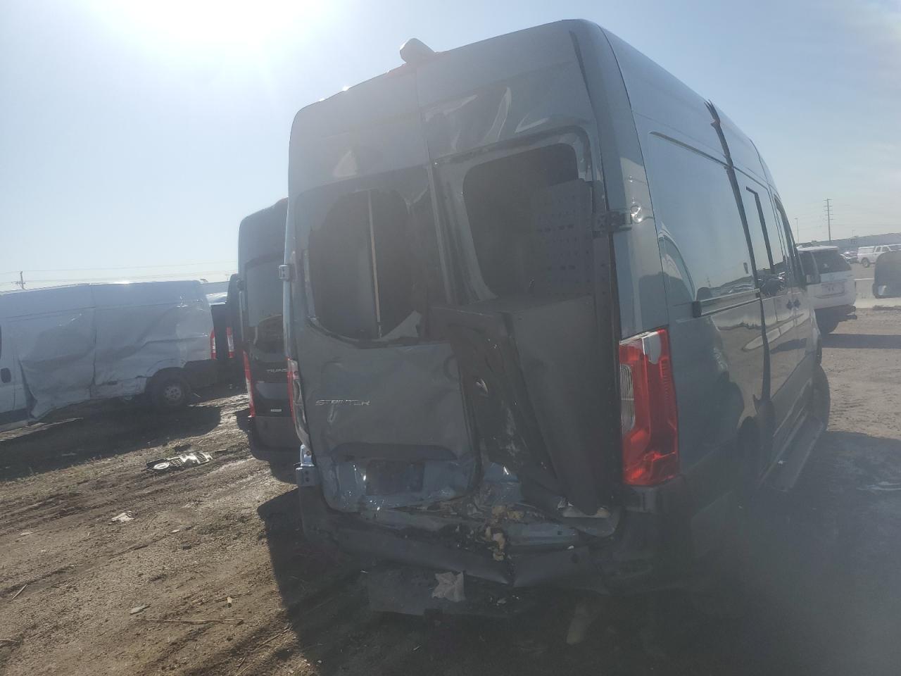 2022 Mercedes-Benz Sprinter 2500 - Фото 3