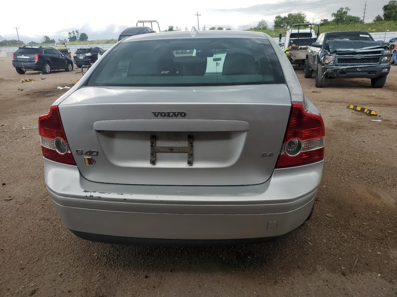 2007 Volvo S40 2.4I - Image 6