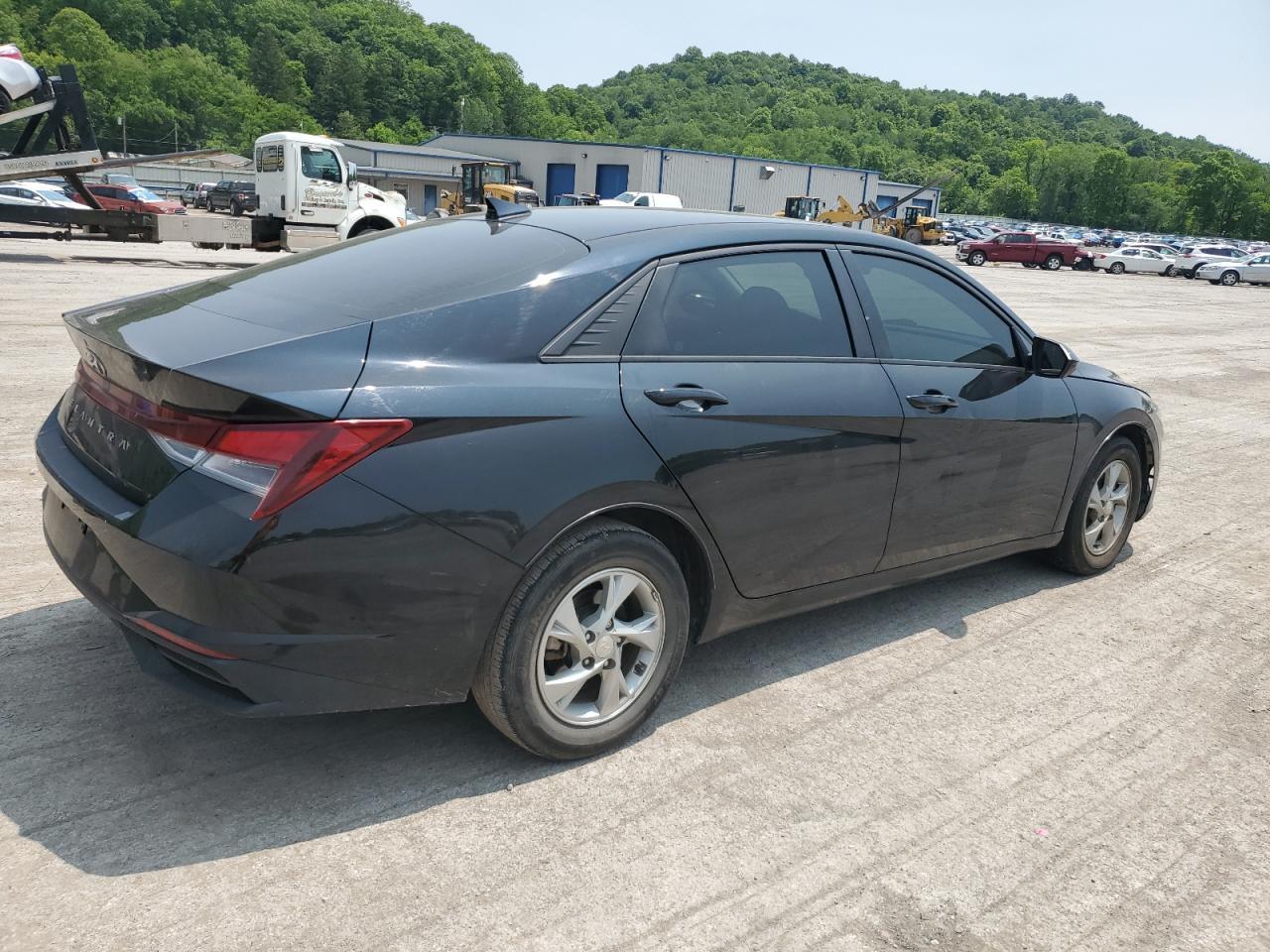 2022 Hyundai Elantra Se - Фото 3