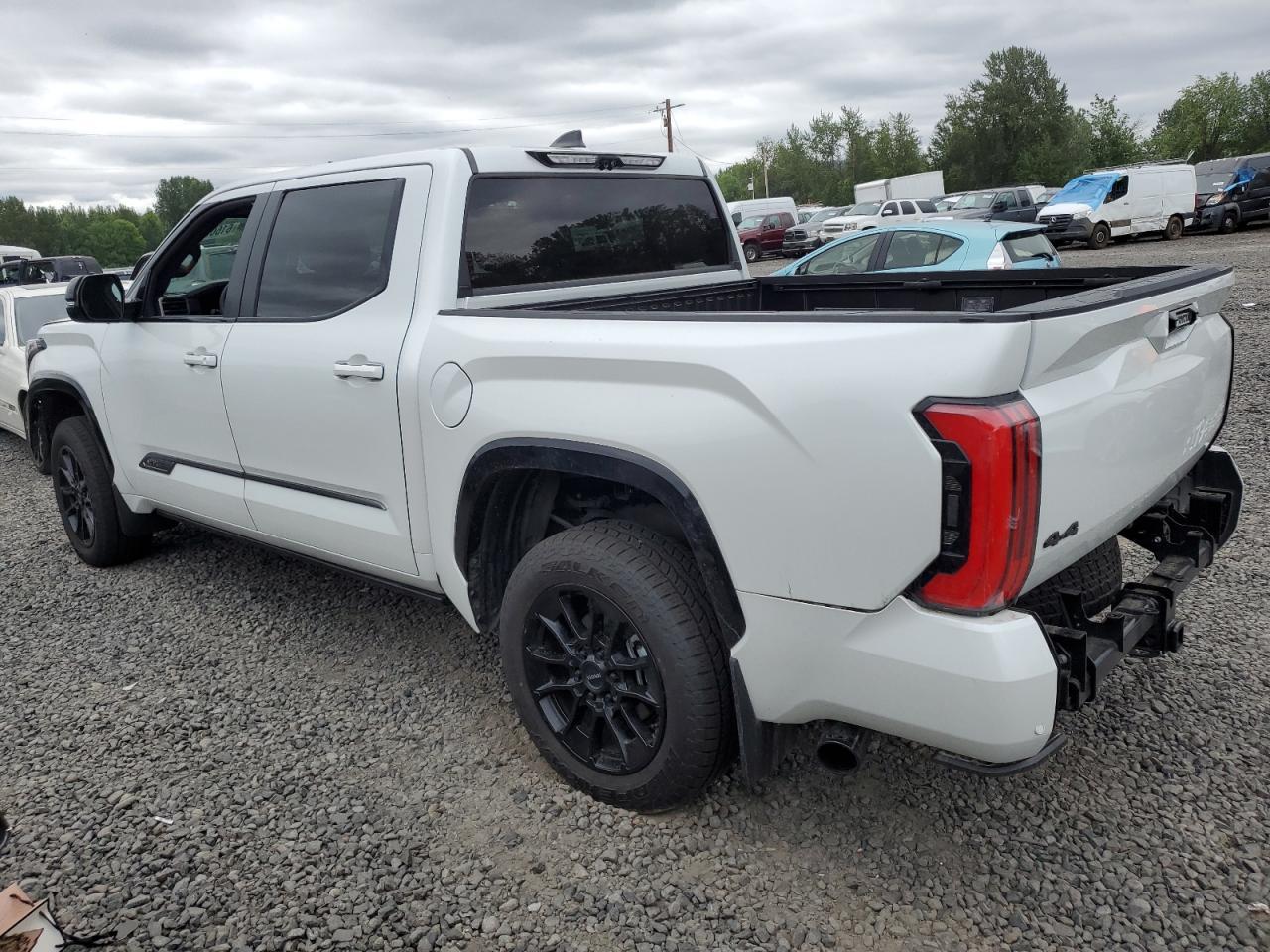 2024 Toyota Tundra Crewmax Limited - Фото 2