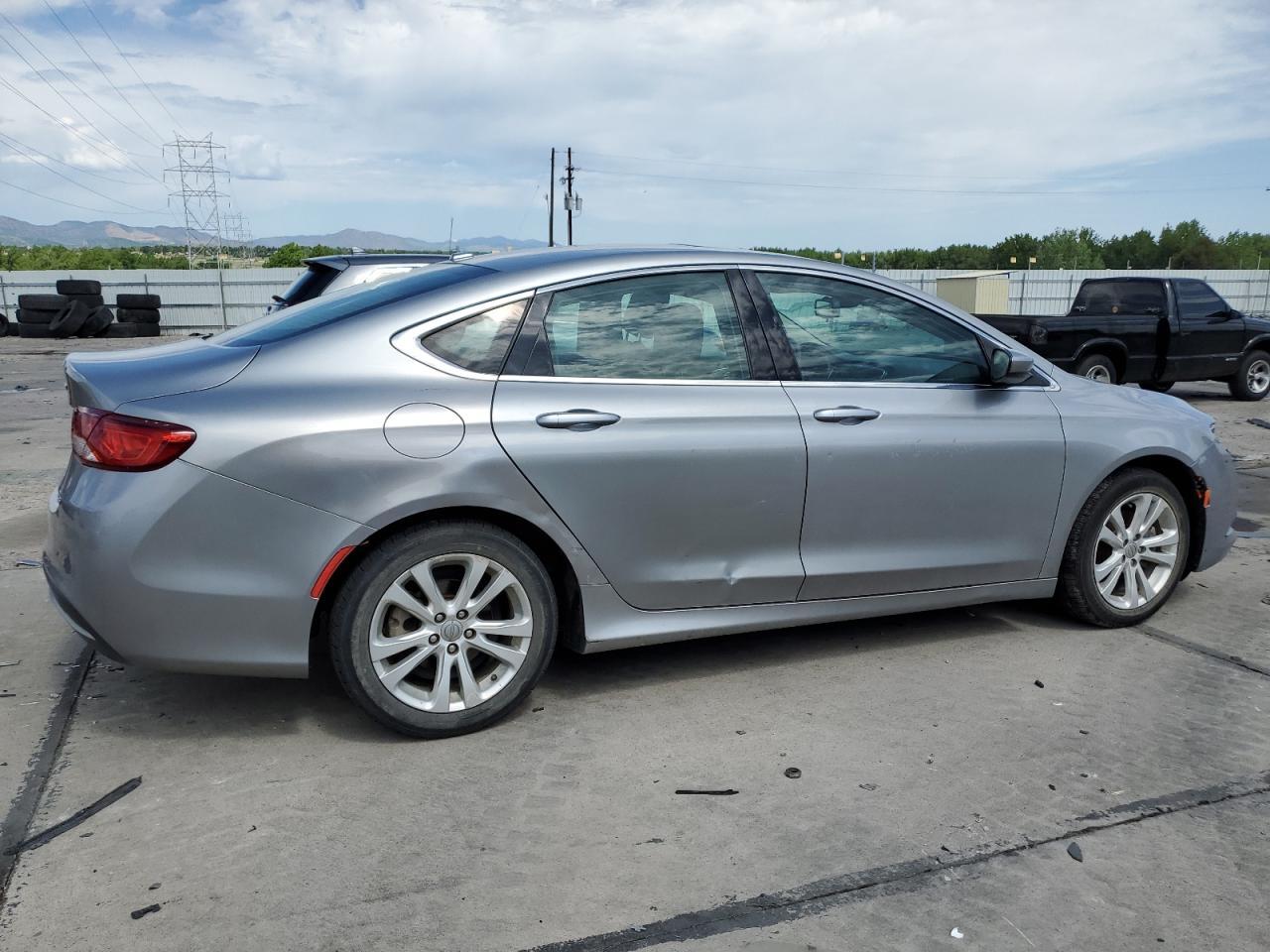 2015 Chrysler 200 Limited - Фото 3