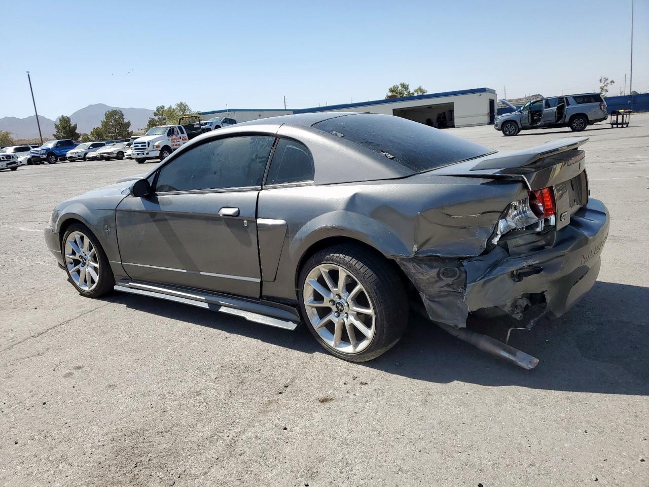 2004 Ford Mustang Gt - Фото 2