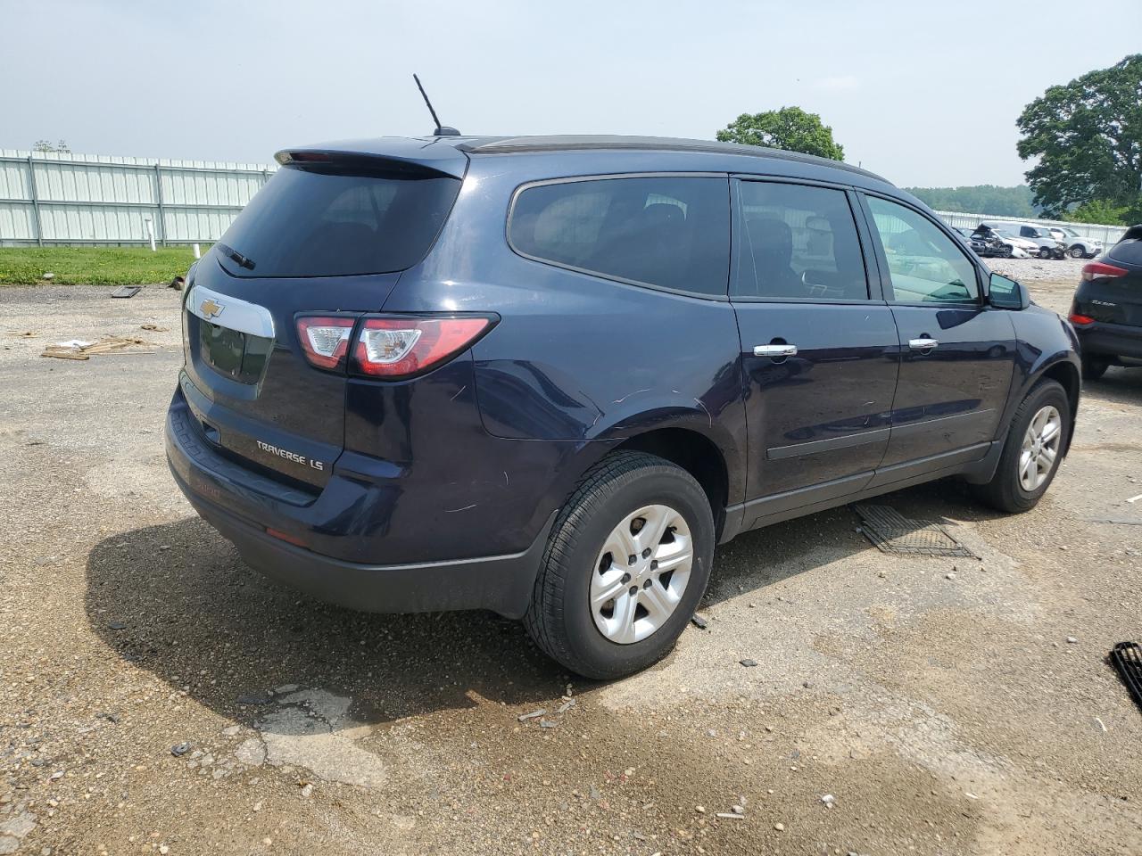 2015 Chevrolet Traverse Ls - Фото 3