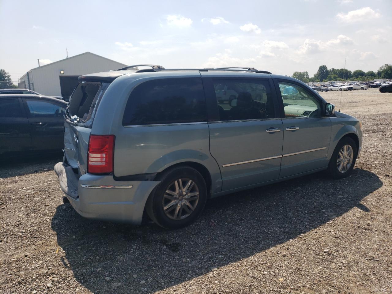 2009 Chrysler Town & Country Limited - Фото 3