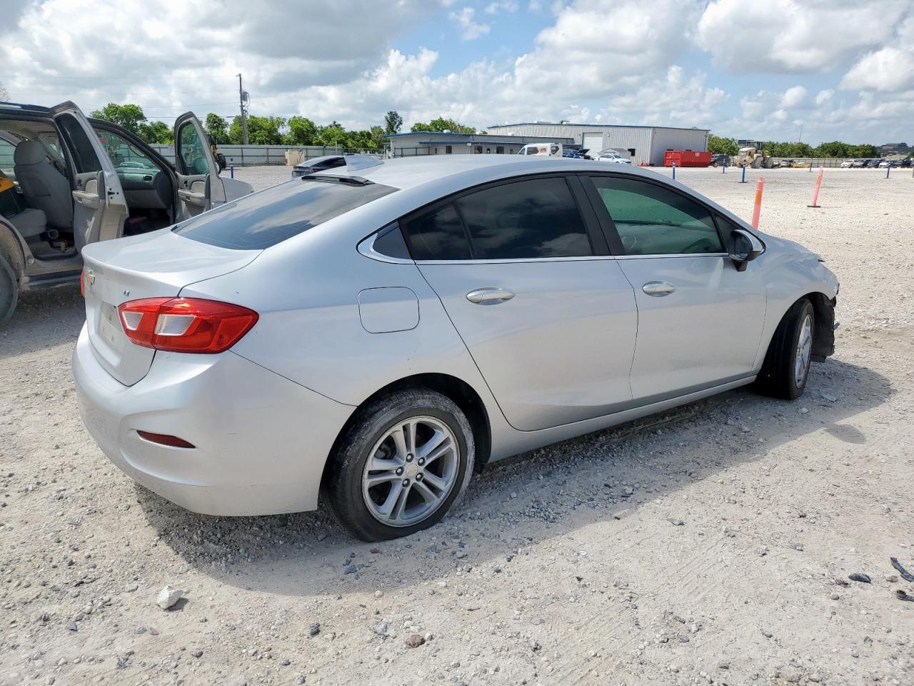 2017 Chevrolet Cruze Lt - Фото 3