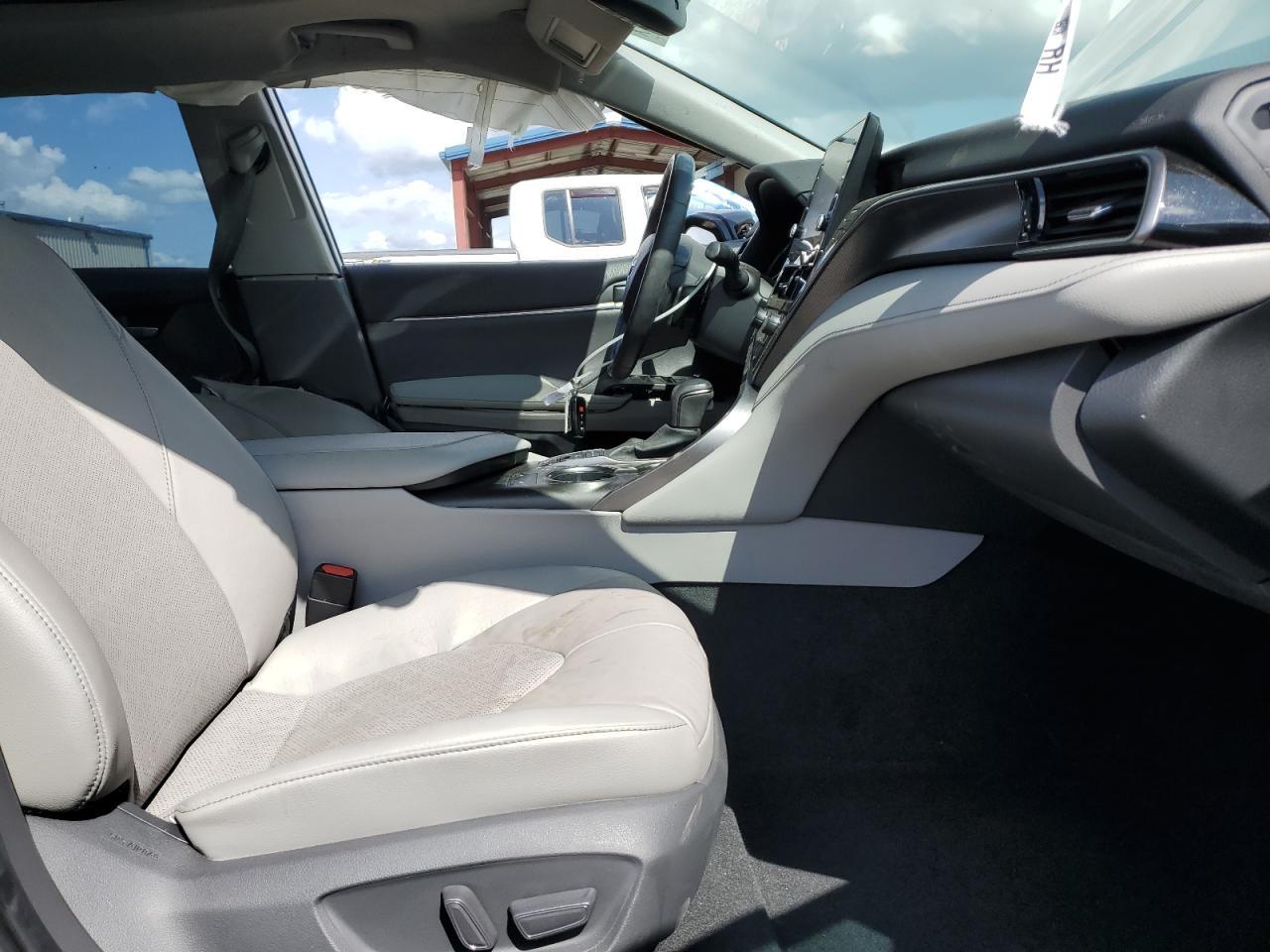 2021 Toyota Camry Xse - Image 7