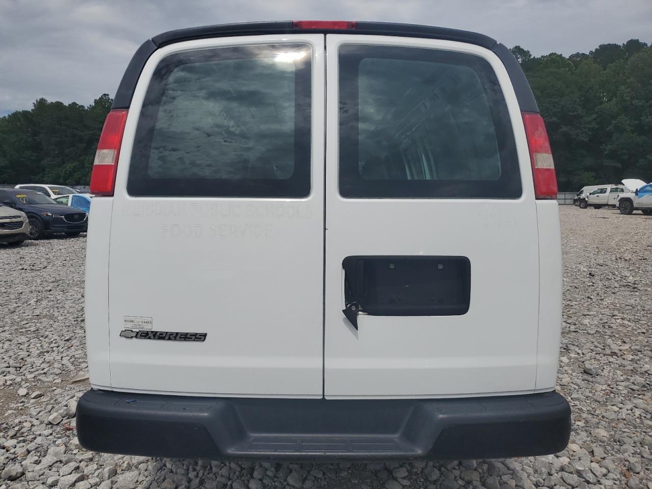 2017 Chevrolet Express G2500 - Image 6