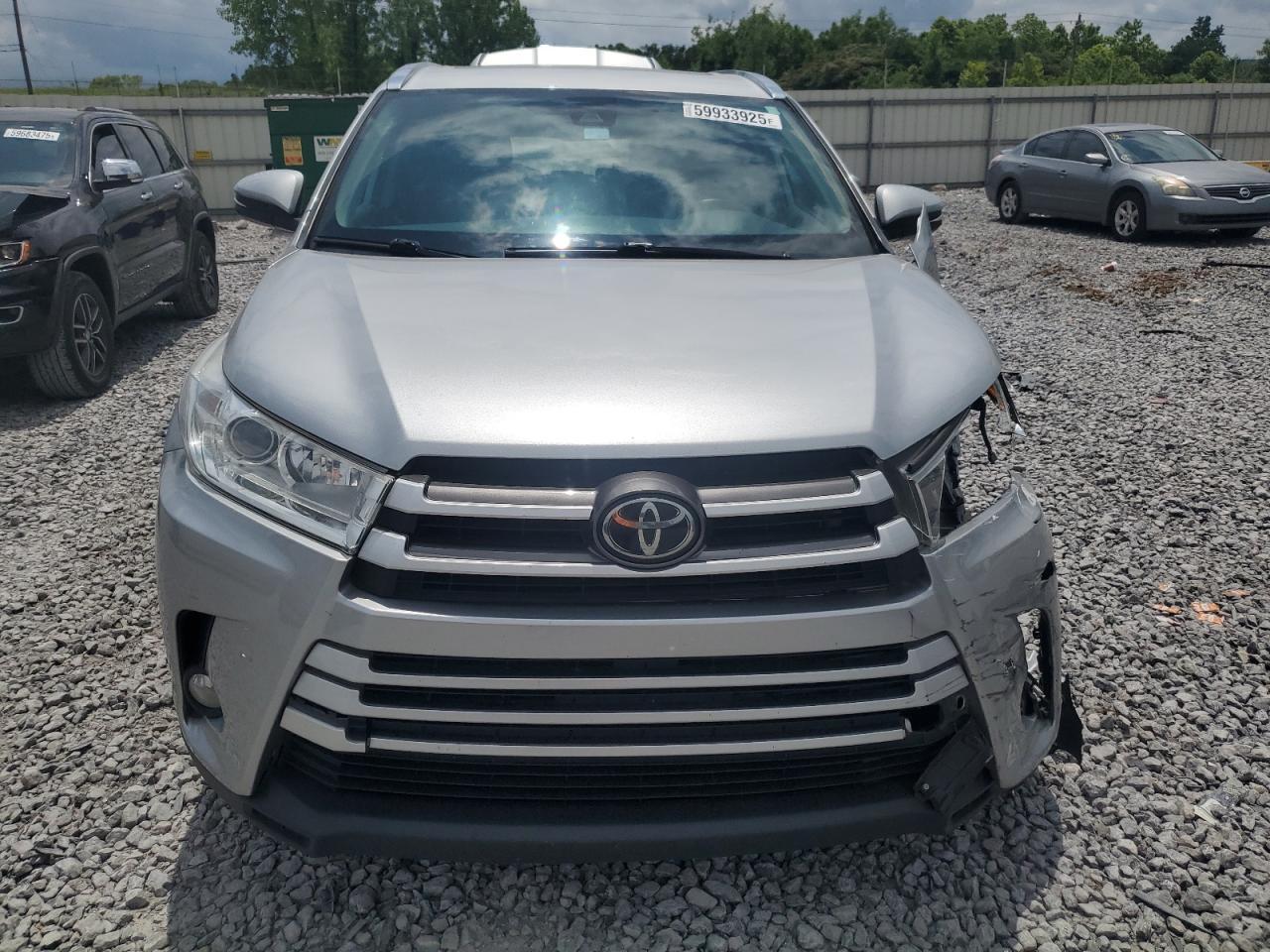 2019 Toyota Highlander Se - Image 5