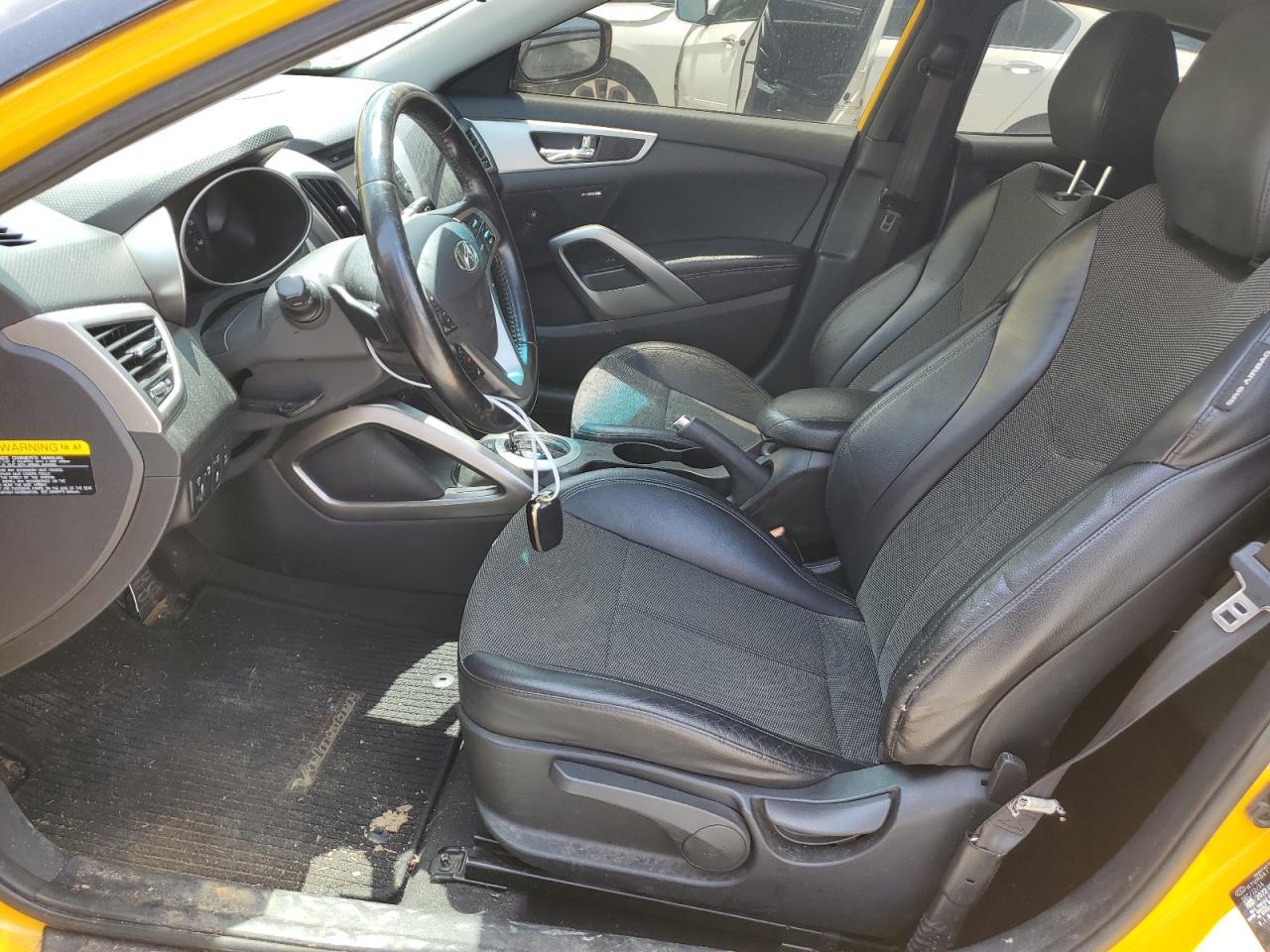 2015 Hyundai Veloster Base - Image 7