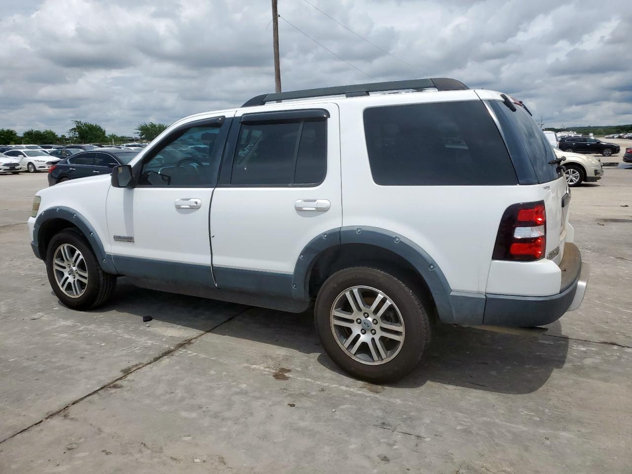 2007 Ford Explorer Xlt - Фото 2