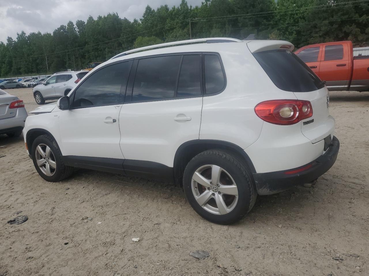 2010 Volkswagen Tiguan Se - Фото 2
