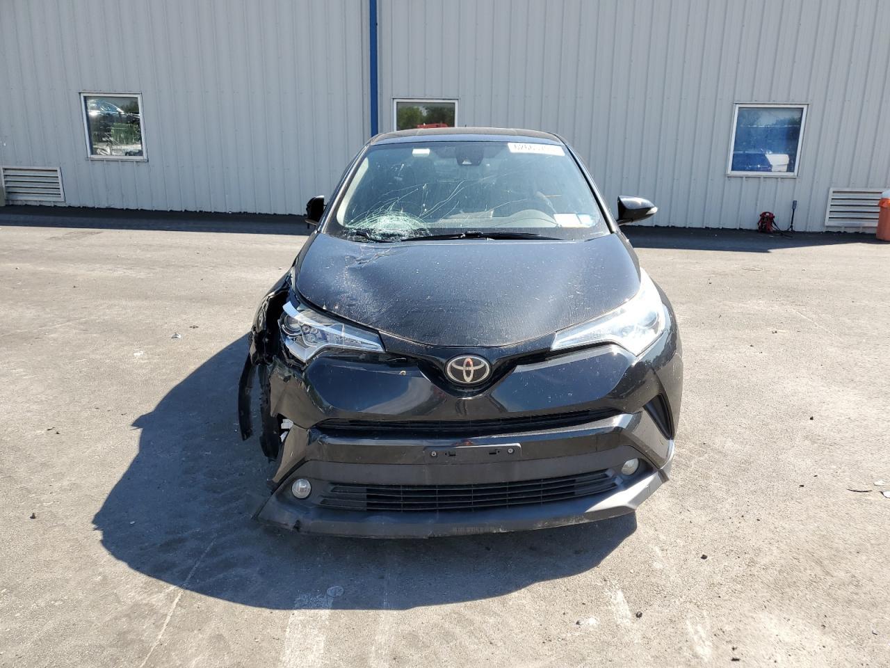 2018 Toyota C-Hr Xle Premium - Фото 5