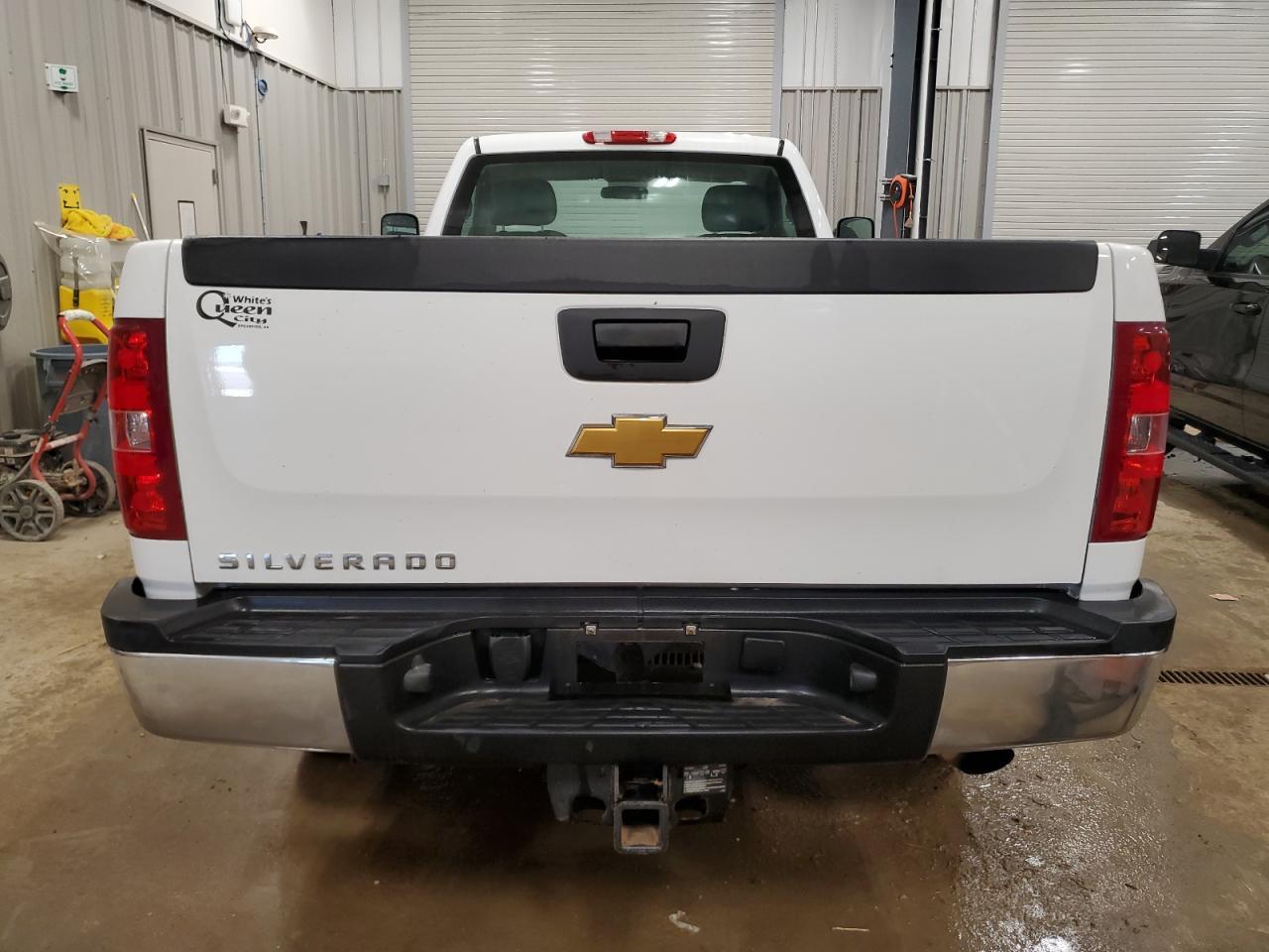 2014 Chevrolet 2500 - Image 6