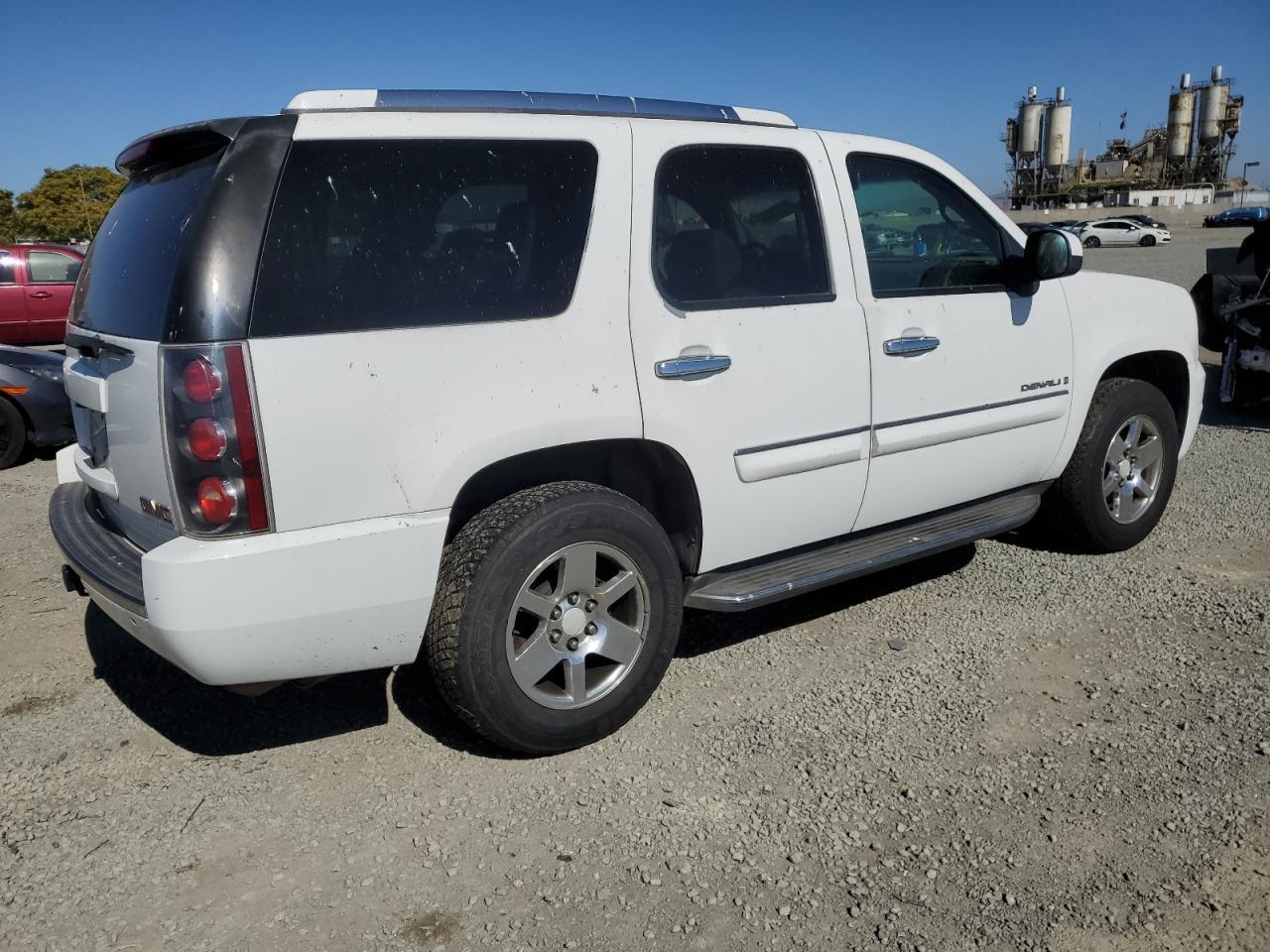 2007 GMC Yukon Denali - Image 3