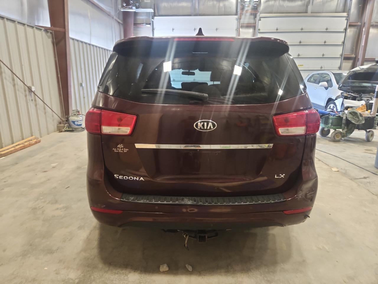 2016 Kia Sedona Lx - Фото 6