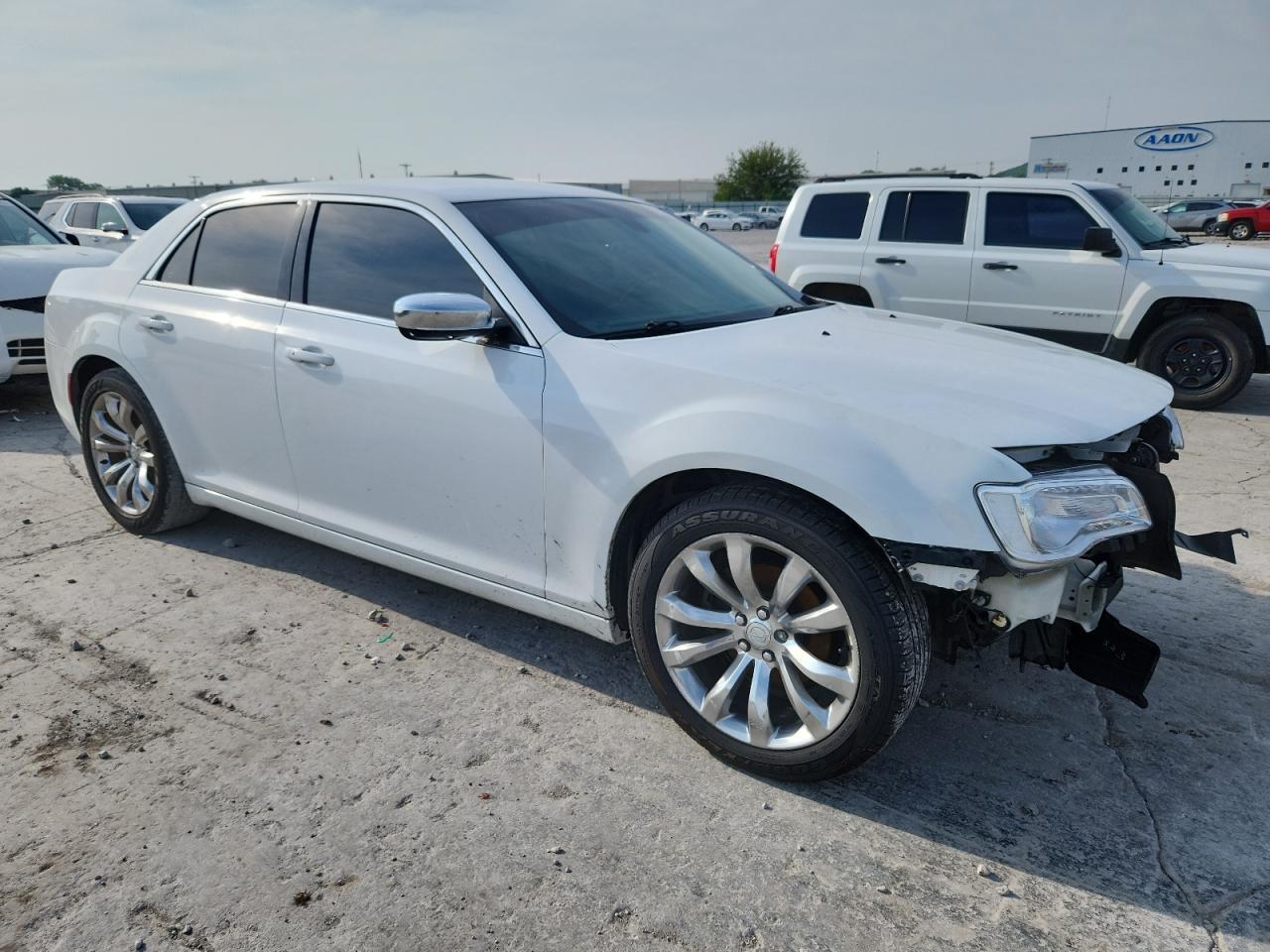 2019 Chrysler 300 Touring - Фото 4