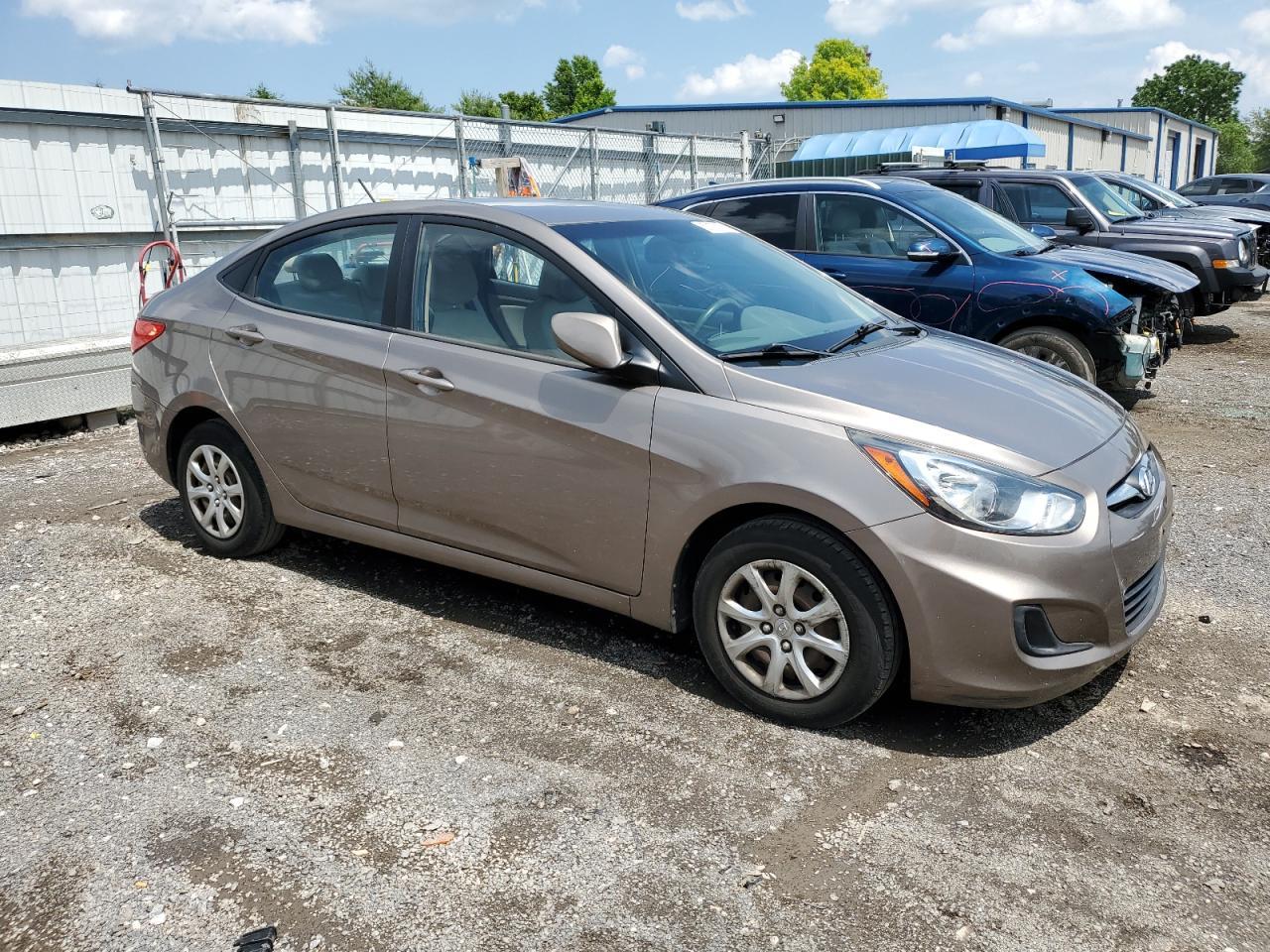 2013 Hyundai Accent Gls - Image 4