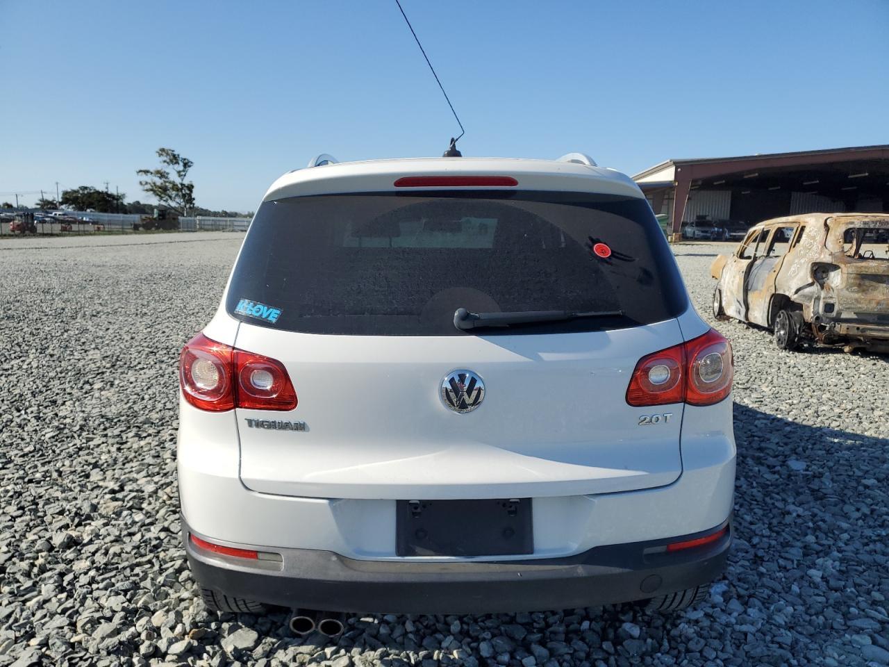 2011 Volkswagen Tiguan S - Image 6