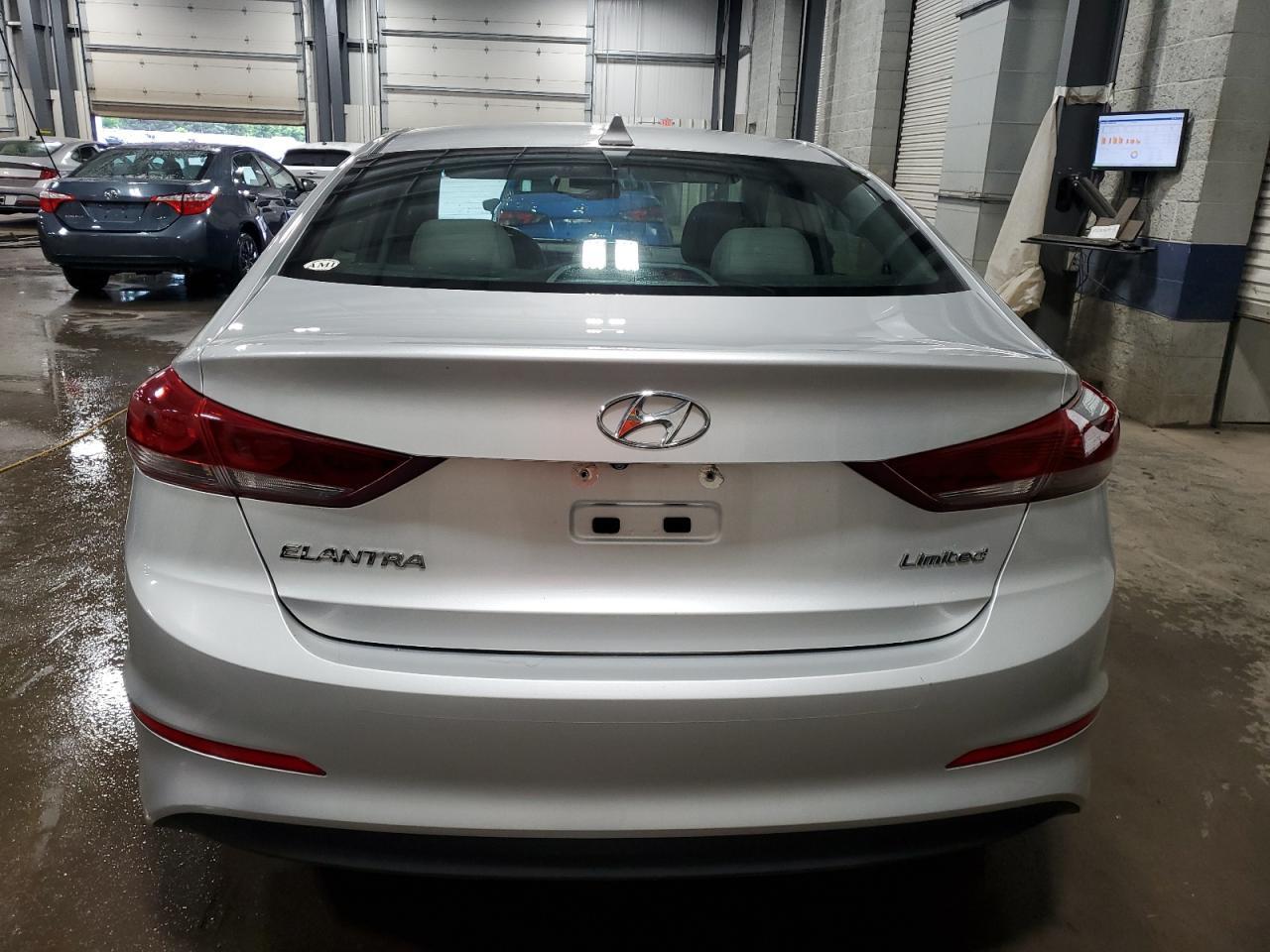 2017 Hyundai Elantra Limited - Image 6